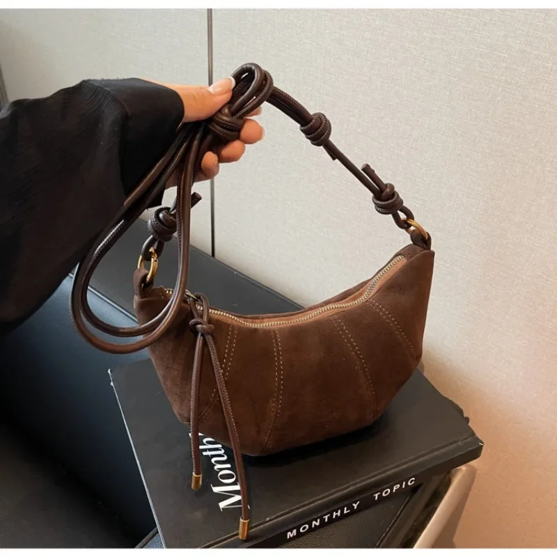 حقيبة كتف من مادة مخملية بسحاب - مراجعة Women Bags Zara وسعره